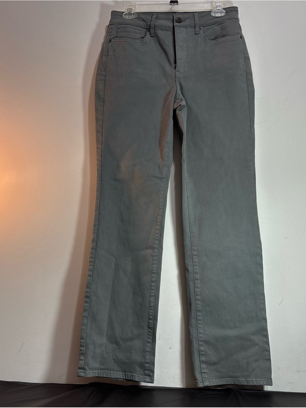 NYDJ Marilyn Straight Lift Tuck Technology Women’s Jeans in Gray. J-87